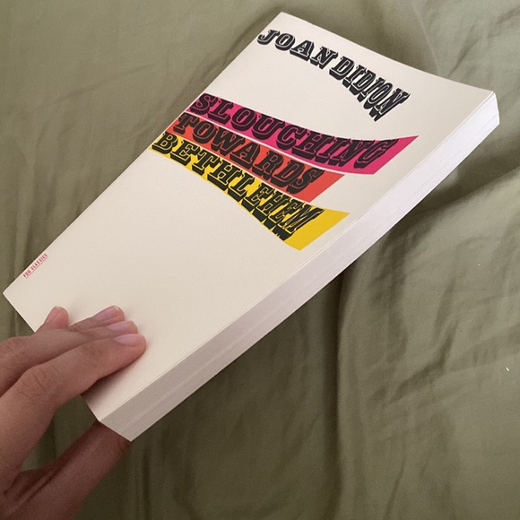 Slouching Towards Bethlehem by Joan Didion - Picture 3 of 5